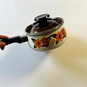 Vintage 1970s Japan Sanko Ware Floral Enamel 1 Quart Show Pan
